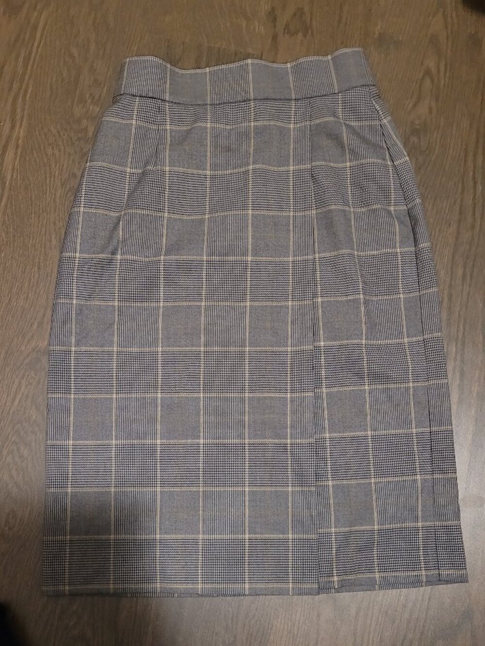 Uniqlo Plaid Midi A-Line Skirt with Pockets